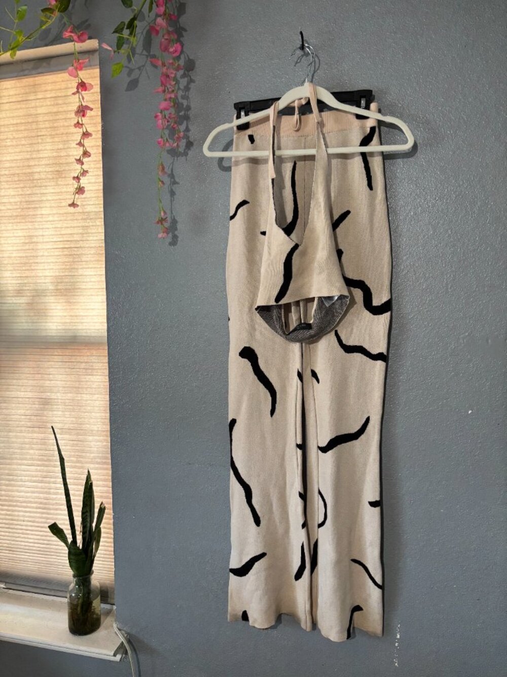 White Fox Beige & Black Knit Two-Piece Set • Size Small - Picture 5 of 11